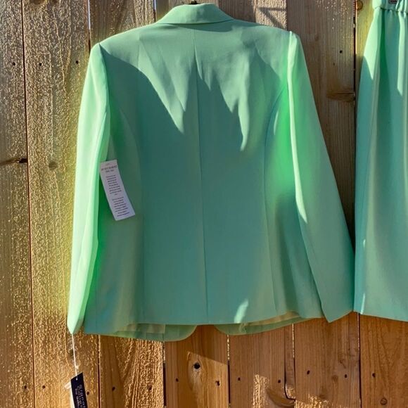 🔥 Take 50% OFF- Signature Collection Women's 2pc Skirt Suits, Size-12P - Picture 12 of 15